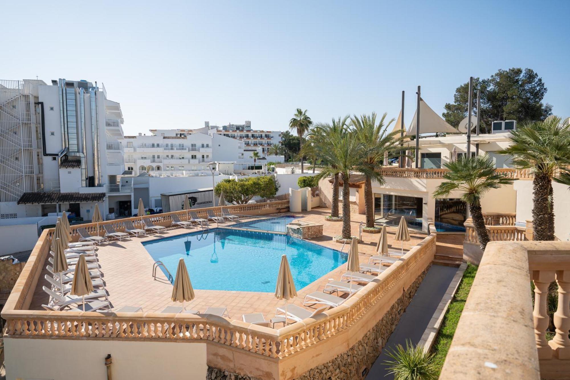 Azul Playa Apartahotel Cala Ferrera (Mallorca)